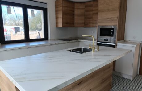cocina isla porcelanico